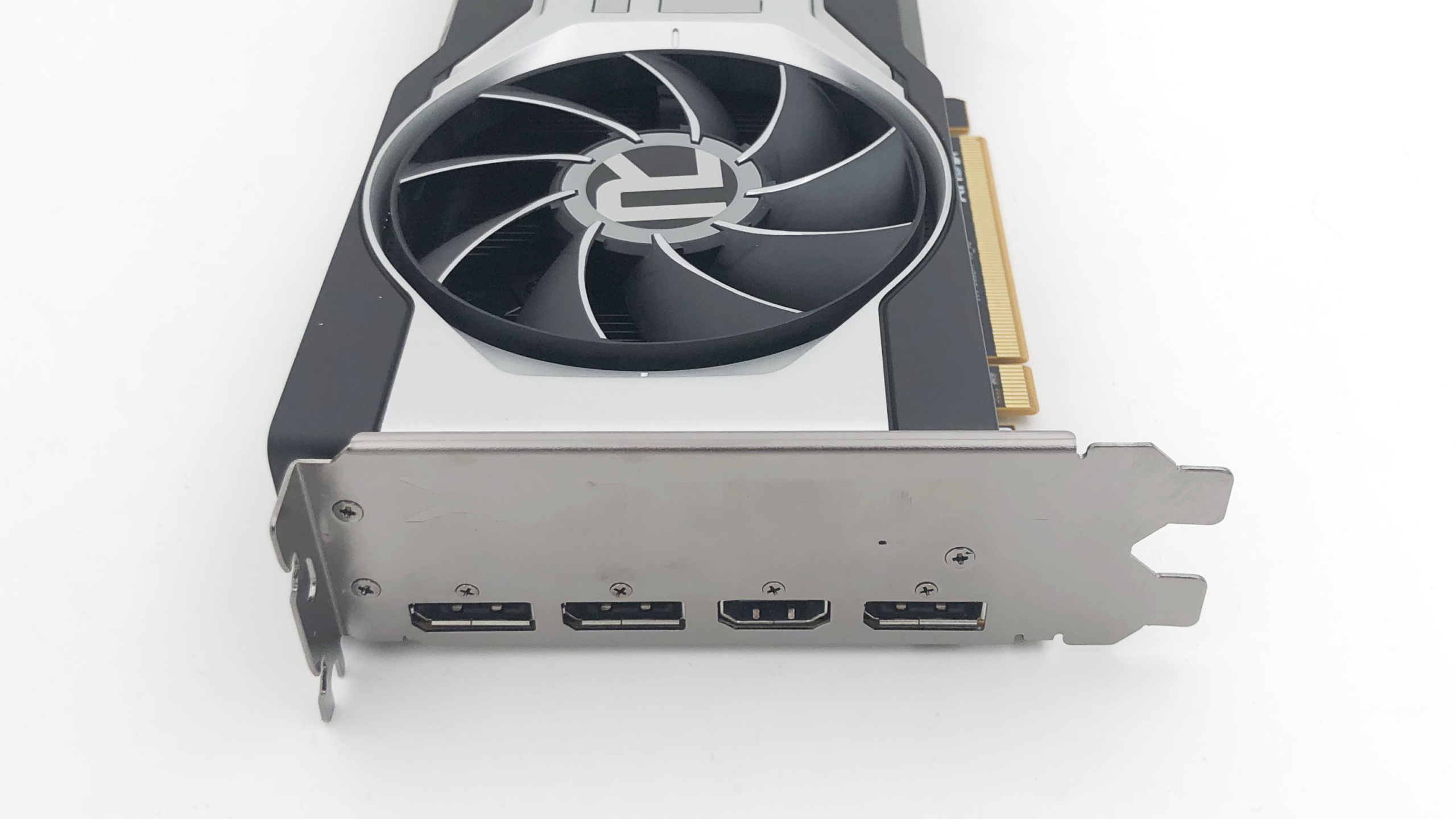 Les cartes de référence abandonnent déjà l'USB-C.